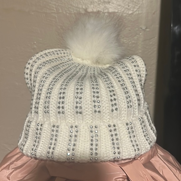 French Connection white pompom Rhinestones - Picture 1 of 2